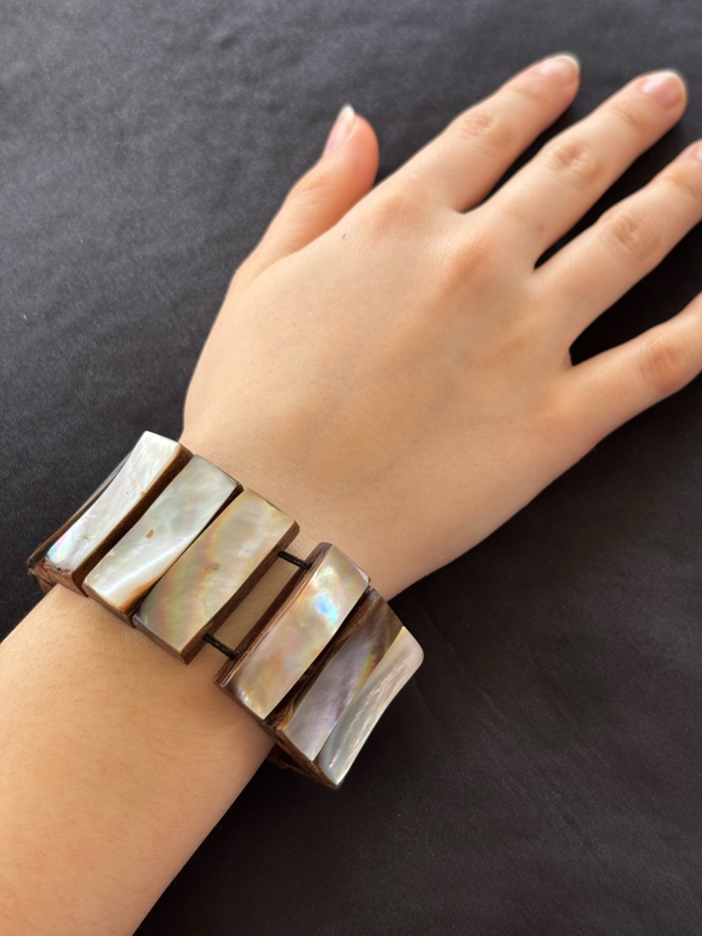 Mother of Pearl & Wood Stretch Bracelet in Iridescent White